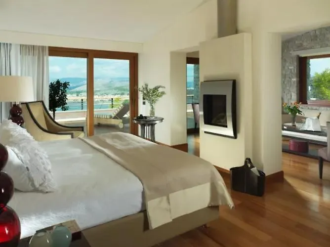 Nafplia Palace &