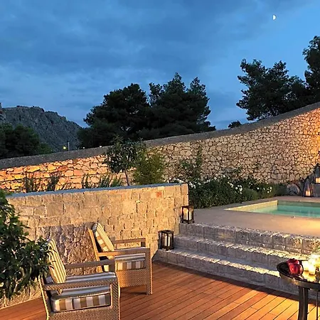 Nafplia Palace &